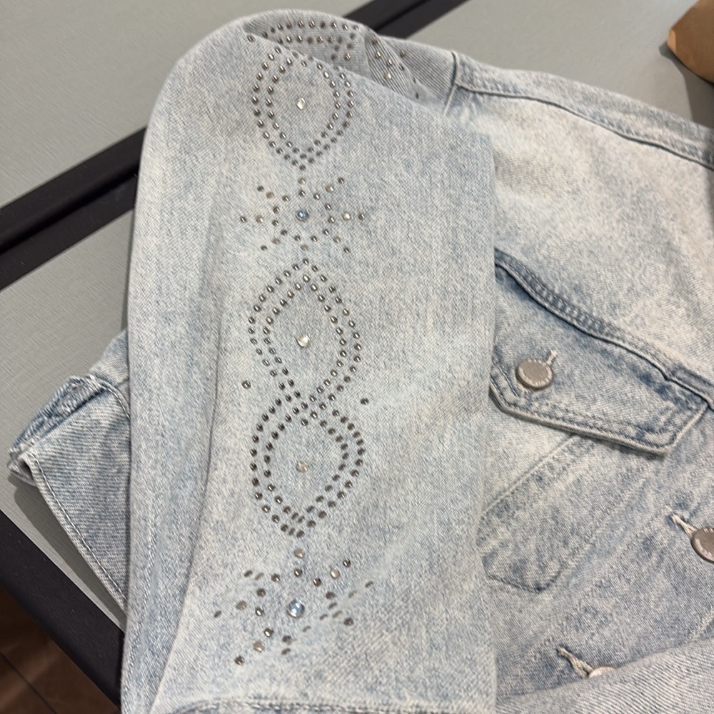 NWT PacSun Selena Gomez Rare DNM Edit Studded Cropped Denim Trucker Jacket XS - Picture 9 of 14